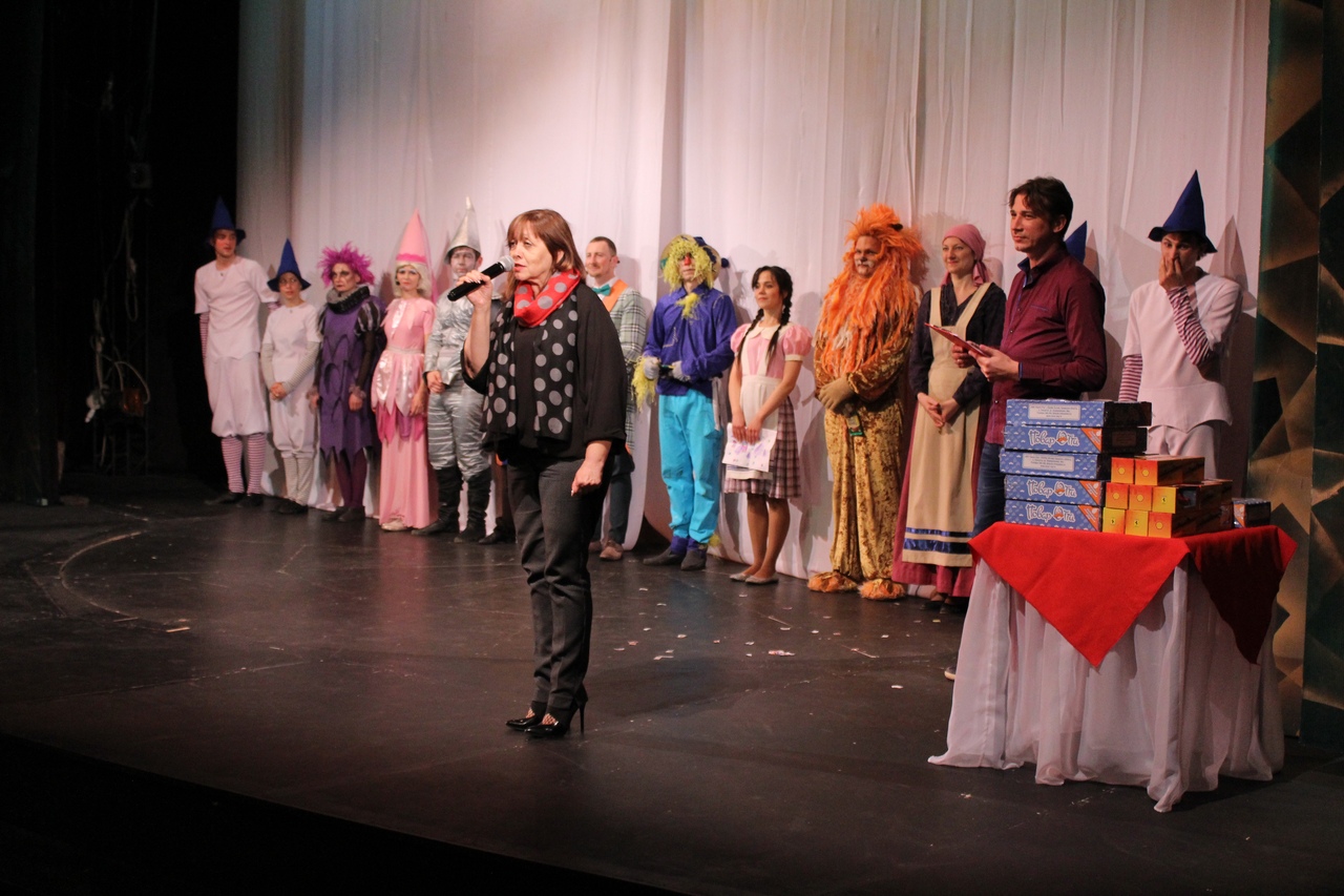 В театре «Дилижанс» наградили самых активных участников 6 сезона проекта «Театр + Школа + Семья»