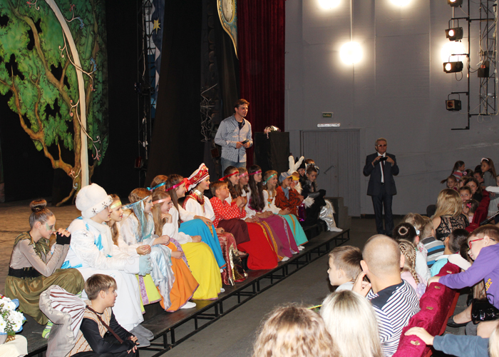 Ученики школы №93 посмотрели музыкальную сказку по произведениям Александра Ширяевца и обсудили увиденное
