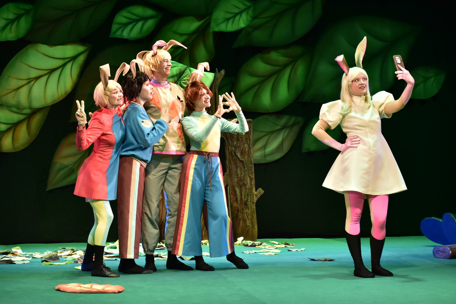 «Страшнее зайца зверя нет» по пьесе Сергея Михалкова «Зайка-зазнайка» (0+)